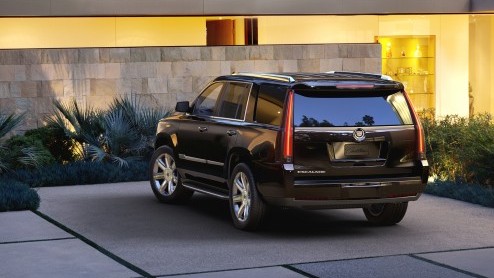 Cadillac introduceert de nieuwe Escalade 6.2 V8 model 2015, die begin volgend jaar op de markt komt.